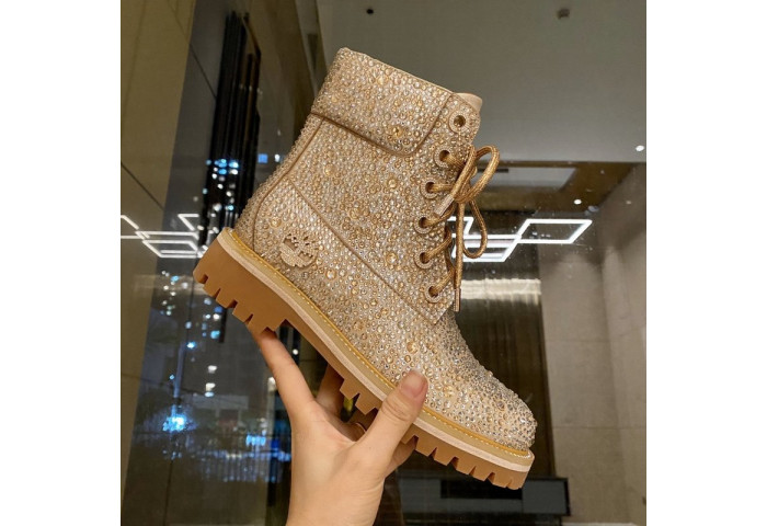 Timb**1*nd boots