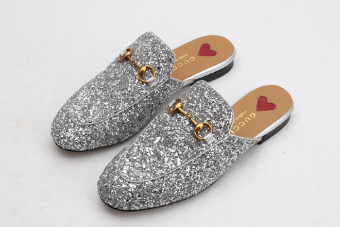 guc loafer