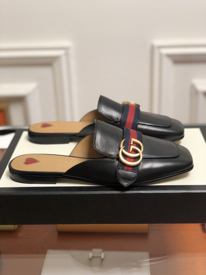 guc loafer