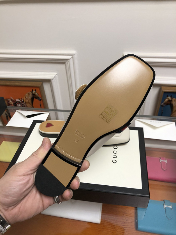 guc loafer