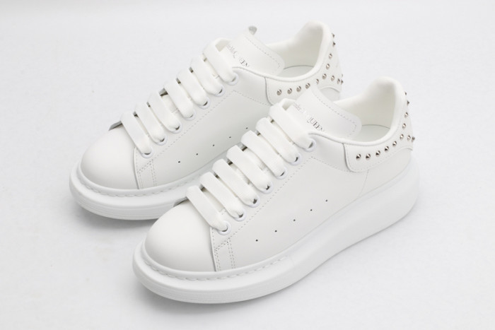 alex mcqu sneakers