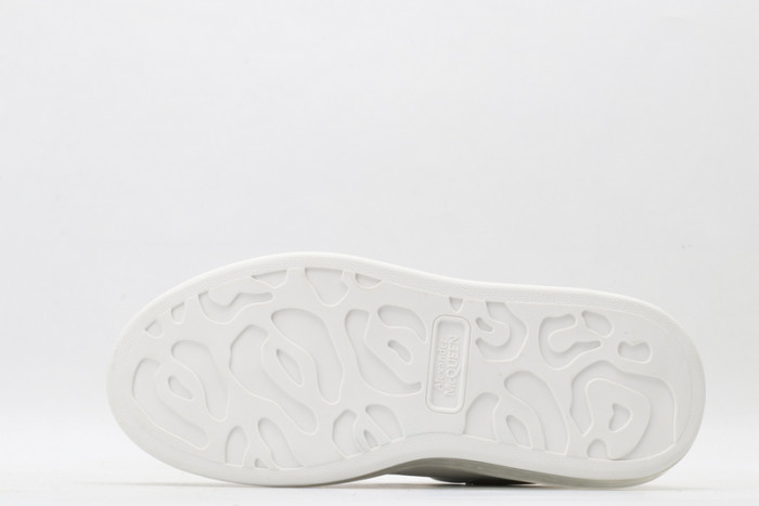 alex mcqu sneakers