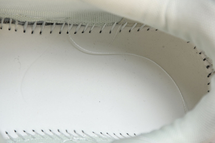 of sneakers ow-13
