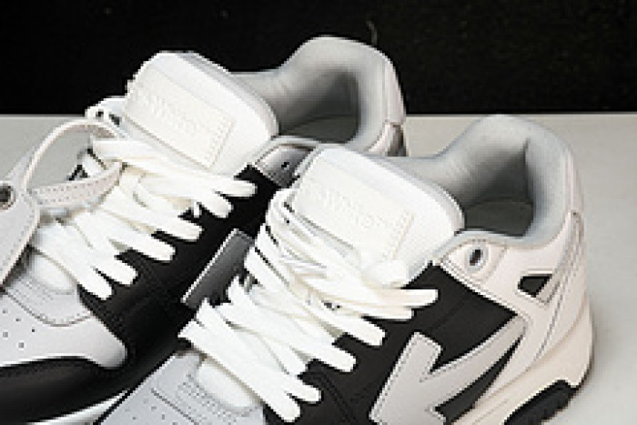 of sneakers ow-17