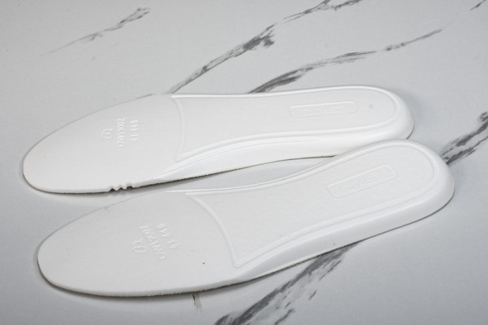 of sneakers ow-40