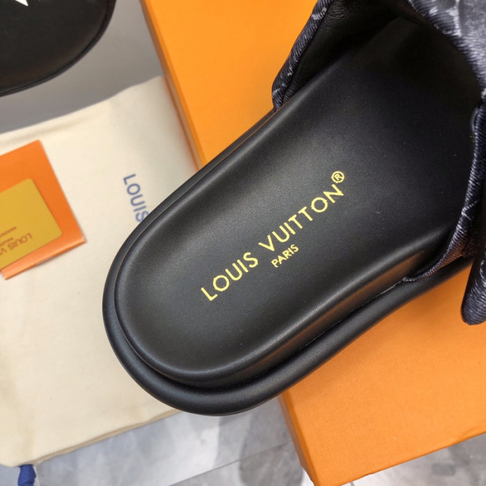 lovt sandal
