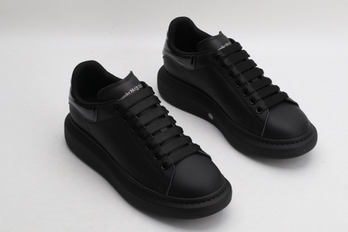 alex mcqu sneakers