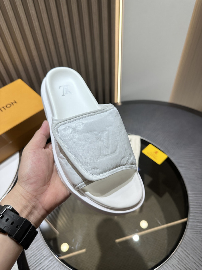 lovt sandal