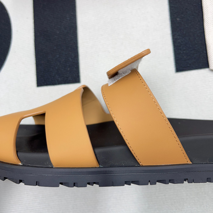 her slides 23060920