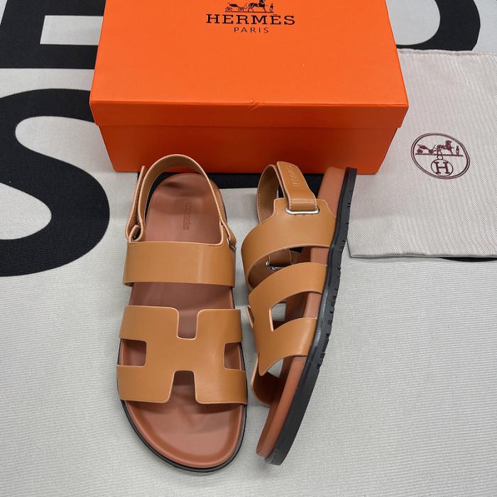 her slides 23060923