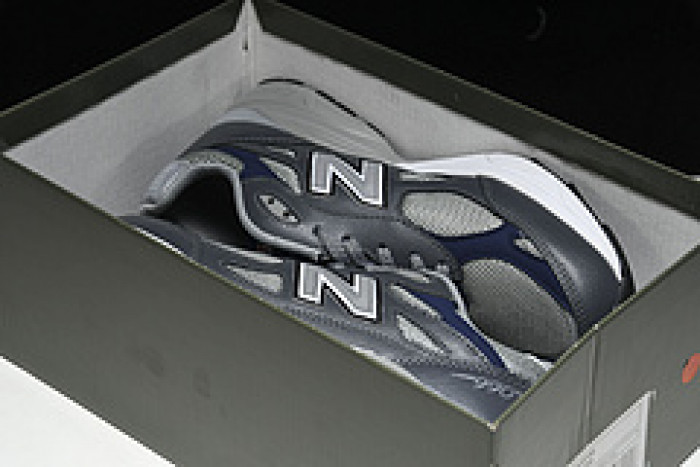 new Ba1an*e 990v3 elephant grey navy m990gj3